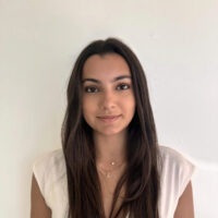 Alana Headshot Alana de Blank headshot